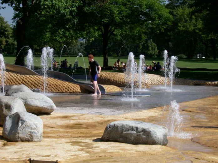 img-108754-14062013 Wasserspielplätze 2.jpg